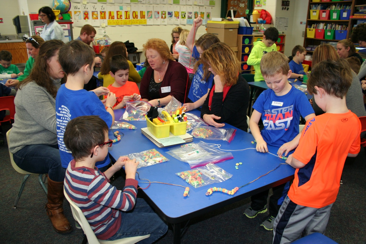 celebrating-100th-day-table-mound-elementary